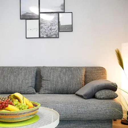 Apartment Mit Garten